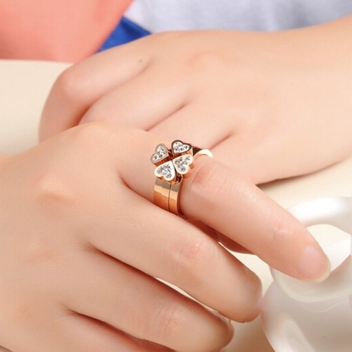 Bague pour femme avec trèfle 3 pièces