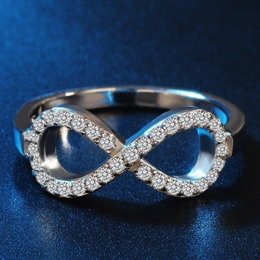 Bague pour femme avec un symbole de l'infini