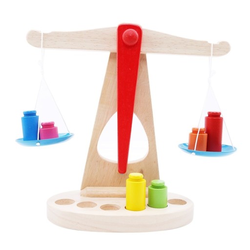 Balance à levier en bois avec poids