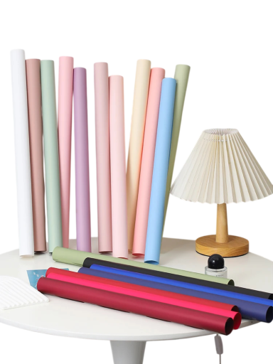 Balicí papír na květiny sada 20 ks 45x50 cm plastový materiál barevný floristický obal pro kytice a dárkové balení