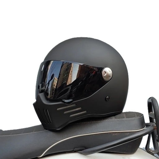 Beskyttende motorcykel integral hjelm med briller Lukket med mørkt visir
