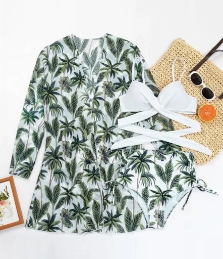 Biquínis e sobreposição femininos