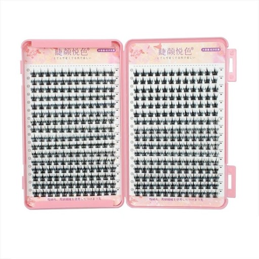 Blanding af falske øjenvipper i længderne 11 mm, 12 mm og 13 mm i et etui. 22 rækker falske øjenvipper af høj kvalitet. Sæt med eyelash extensions-bundter.