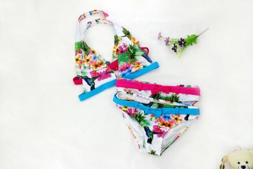 Blommig flickbikini med rosettbälte J1268