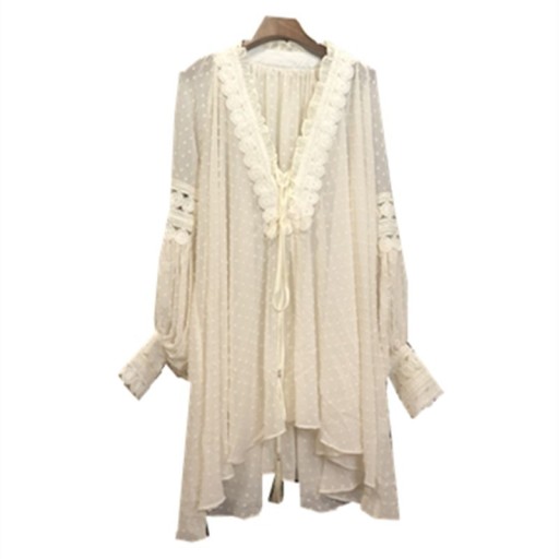 Blusa blanca de mujer con estampado