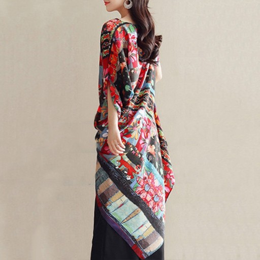 Blusa colorida con flores
