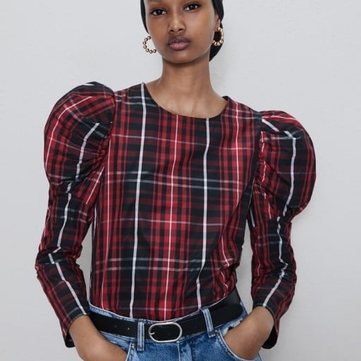 Blusa feminina com mangas volumosas e mangas longas Padrão xadrez em vermelho e preto com riscas brancas Decote redondo Poliéster