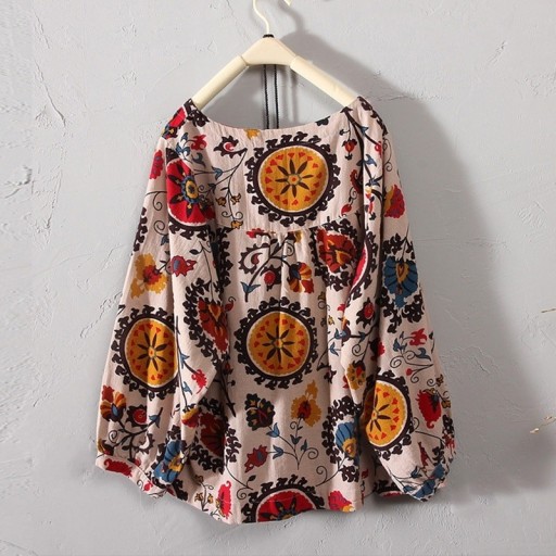 Blusa feminina com padrão Elizabeth