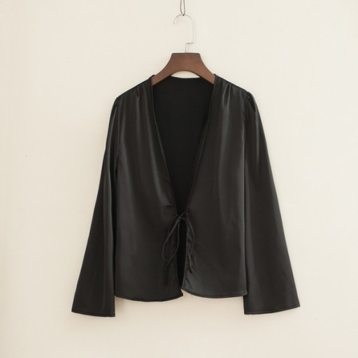 Blusa feminina elegante com laço no meio Decote profundo em V Mangas longas e alargadas Acabamento brilhante Comprimento mais curto