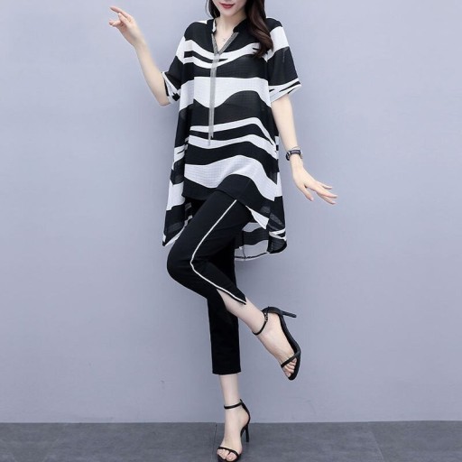 Blusa y pantalón de mujer