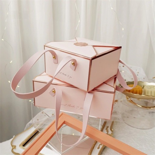 Boîte cadeau avec poignées 5 pièces