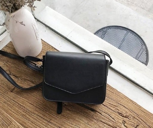 Bolso de hombro pequeño para mujer con solapa Varios compartimentos internos Correa ajustable con hebilla Cuero PU liso y poliéster 19 x 14 x 5