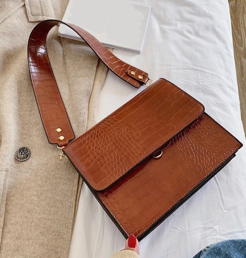 Bolso de mano para mujer con estampado de piel de serpiente M694