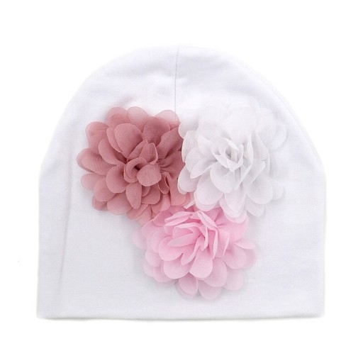 Bonnet d'enfant avec des fleurs Rose