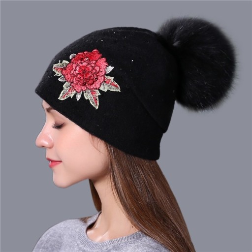 Bonnet d'hiver pour femme avec pompon en fourrure