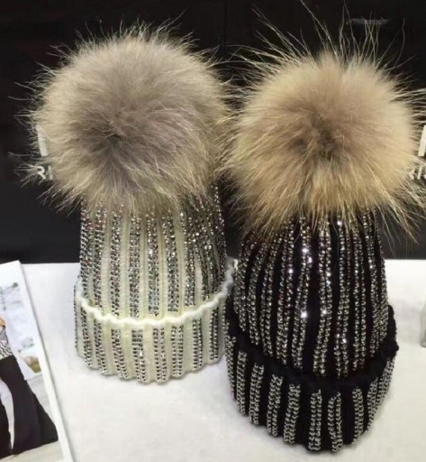 Bonnet de luxe pour femme avec des strass