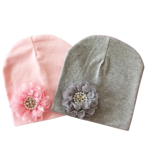 Bonnet fille avec fleur