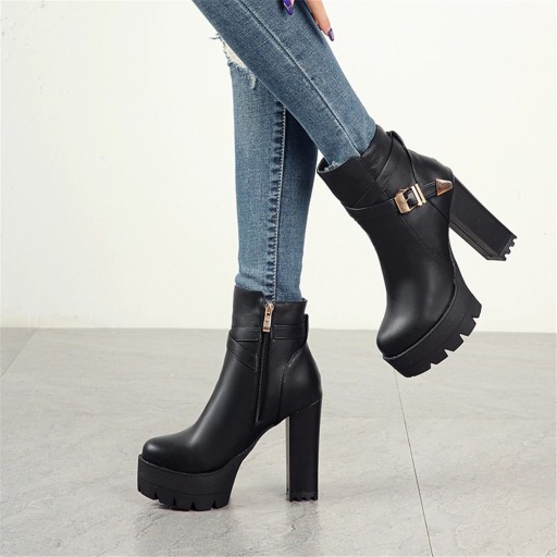 Botas de tornozelo femininas com fivela - Negras