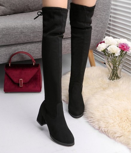 Botas modernas femininas acima do joelho - Pretas