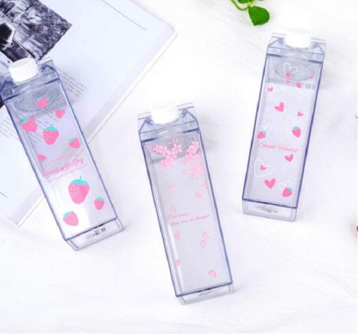 Botella de leche de plástico con estampado