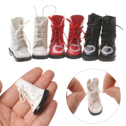 Bottes pour poupée