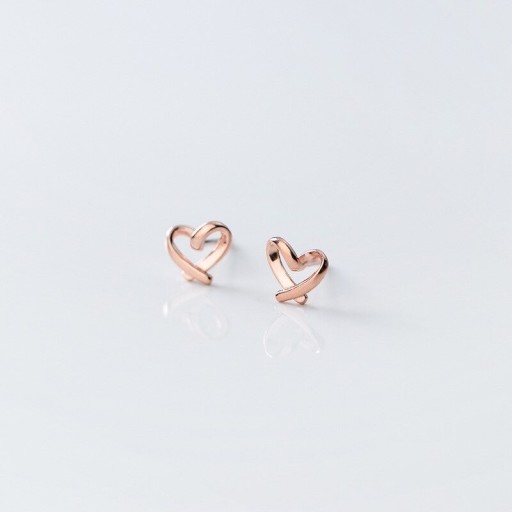 Boucles d'oreilles à clou en forme de cœur R52