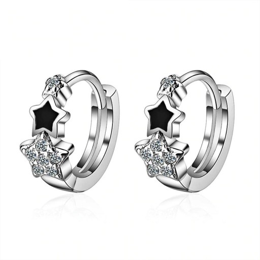 Boucles d'oreilles circulaires pour femmes avec des étoiles