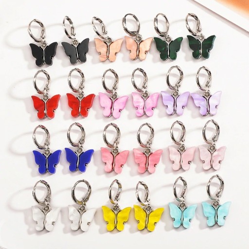 Boucles d'oreilles circulaires pour femmes avec papillon C1097