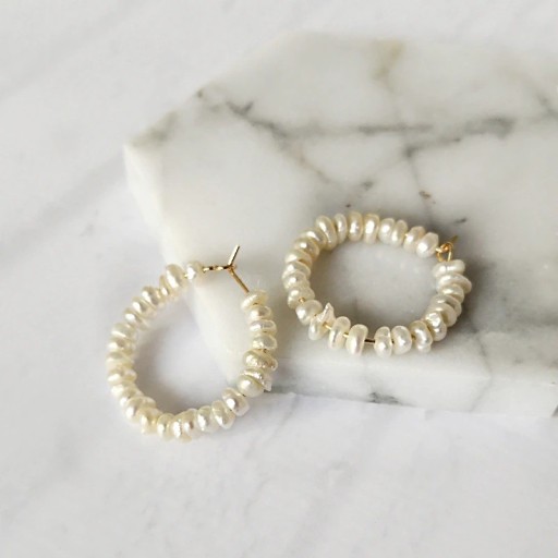 Boucles d'oreilles créoles pour femmes avec perles G1062