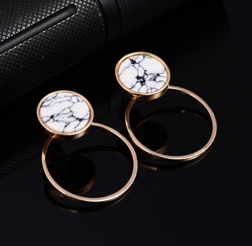 Boucles d'oreilles en forme ronde