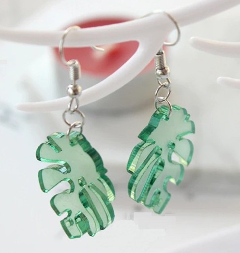 Boucles d'oreilles pendantes en forme de feuille G160