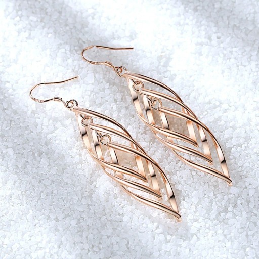 Boucles d'oreilles pendantes entrelacées pour femmes R74