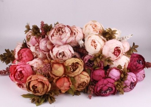 Bouquet décoratif de pivoines