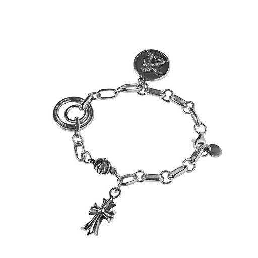 Bracciale con grandi anelli