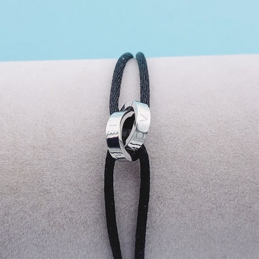 Bracciale in corda con cerchi uniti