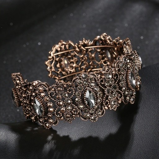 Bracciale vintage aperto da donna