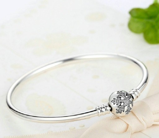 Bracelet femme avec perle flocon