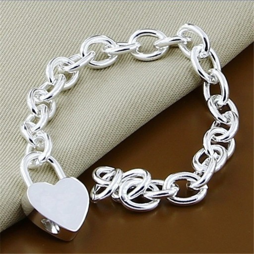 Bracelet massif pour femmes avec pendentif en forme de cœur