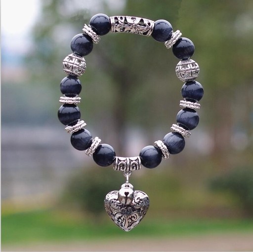 Bracelet perlé pour femme avec cœur