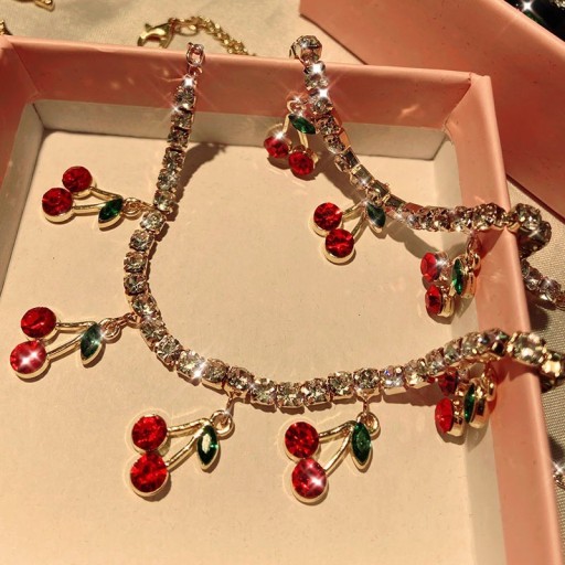 Bracelet pour femmes avec des cerises