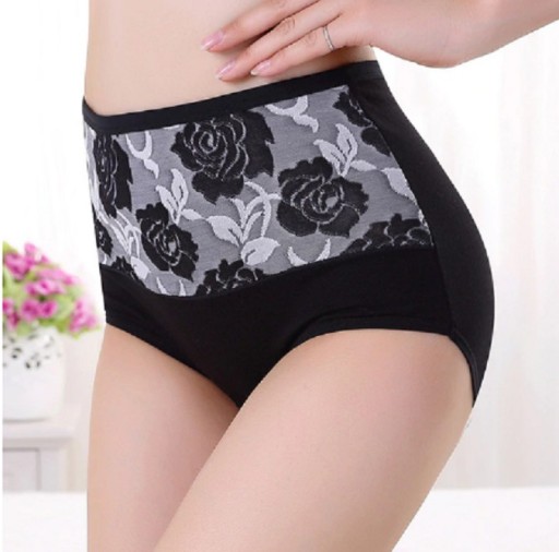 Braguita de mujer con flores en la cintura