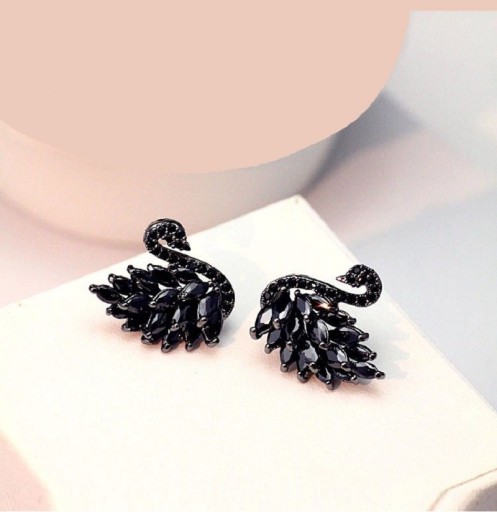 Brincos de botão para senhora cisne