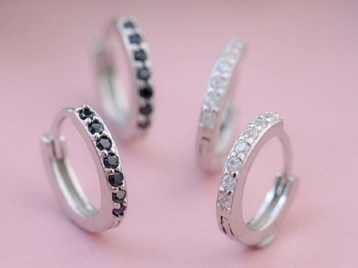 Brincos de Senhora em Forma de Anel com Zircónias C1056