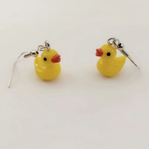 Brincos pendentes de patinhos