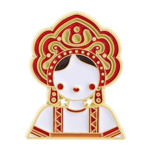 Broche émaillée personnage russe dessiné avec un bandeau traditionnel environ 2,5 × 1,8 cm insigne en métal rouge doré accessoire pour vêtements revers