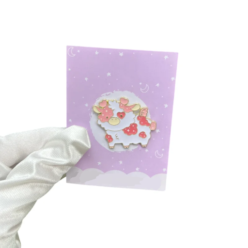 Broche émaillée vache dessinée avec motif floral insigne en métal blanc-rose design fantasy accessoire pour sac à dos vêtements revers