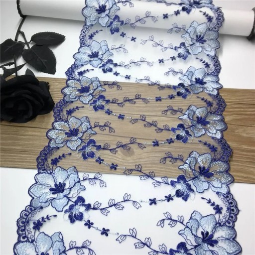 Brodeerattu pitsiverkko 22 x 91 cm Sininen polyesteripitsi kasvimotiivilla Koristekangas vaatteiden ja DIY-dekoroinnin ompeluun