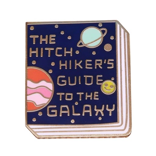 Brož kniha The Hitchhiker’s Guide to the Galaxy kovový pin modrý viacfarebný odznak s vesmírnym motívom na oblečenie batoh