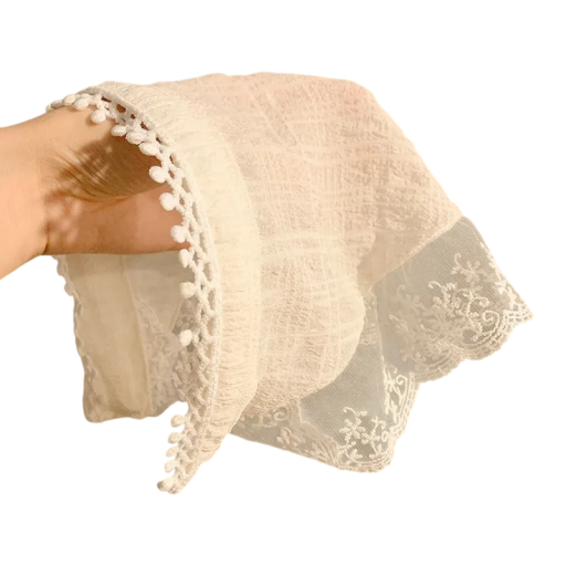 Căciulă de păr pentru femei din material ușor și aerisit cu volan din dantelă și pompoane O decorare romantică și elegantă a coafurii