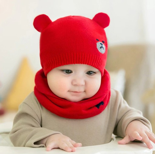 Căciulă tricotata pentru copii cu urechi + batic J2460